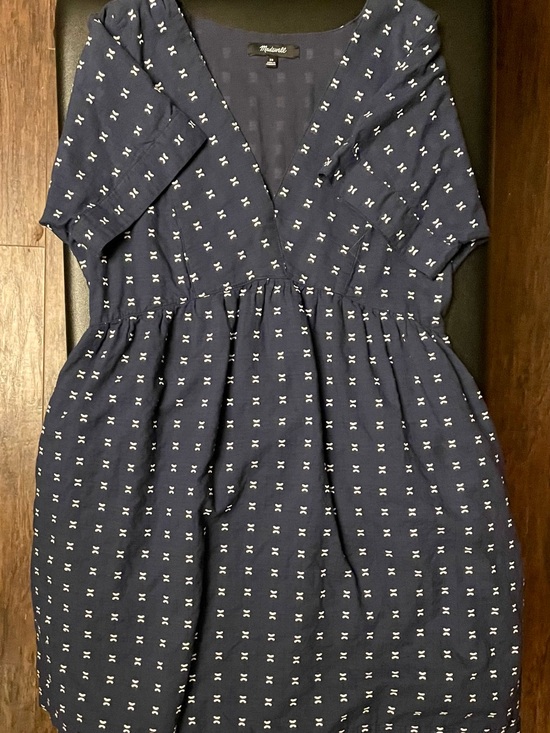 Madewell Dresses & Skirts - Madewell Navy Blue V-Neck Babydoll Dress w Mini White Pattern